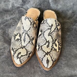CL by Laundry Black and Cream Snakeskin Mules